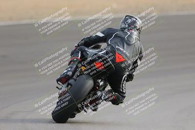 media/Dec-17-2022-SoCal Trackdays (Sat) [[224abd9271]]/Turn 10 Backside (120pm)/